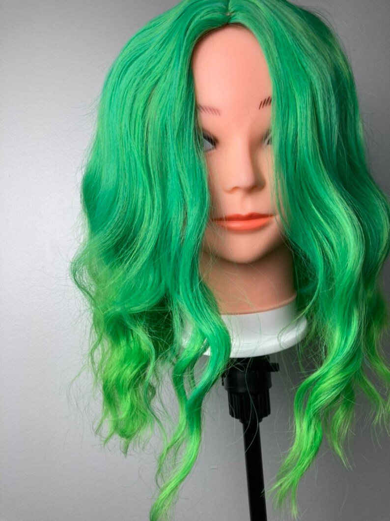 Artistic Green Hair Wig Capture for Desktop Artistic Green Hair Wig Capture for Desktop