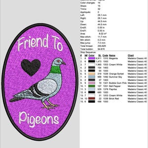 Op de afbeelding: Een geborduurde patch met een duif en een hart, in de kleuren paars en wit. De tekst "Friend To Pigeons" is geborduurd op de patch.