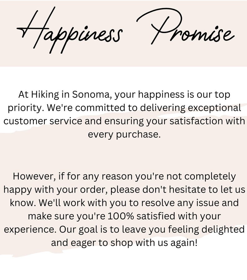 Op de afbeelding: Cr&egrave;mekleurige afbeelding met de woorden "Happiness Promise" in elegant schrift. Daaronder tekst die een toewijding aan klanttevredenheid beschrijft, met probleemoplossing en een prettige winkelervaring.