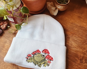 Mushroom Frog Beanie - Embroidered Custom Beanie - Boho Beanie - Winter  Hat - Mushroom Hat - Embroidered Accessory - Mushroom Art