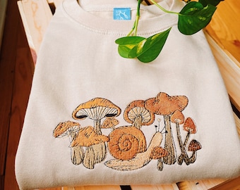 Embroidered Mushroom Snail Crewneck – Unisex Fleece Pullover