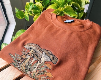 Camel Fungi Foliage Embroidered Crewneck - Unisex Mushroom Fleece Pullover - Fall Sweater - Gifts for Her/ for Him - Cottagecore - Indie