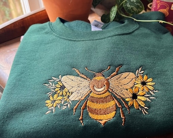 Green Floral Bumble Bee Embroidered Crewneck - Unisex Embroidered Pullover - Custom Crewneck - Embroidered Sweatshirt - Hippie Boho Apparel