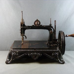 Antique Bremer & Bruckmann Original Brunonia Sewing Machine 1880