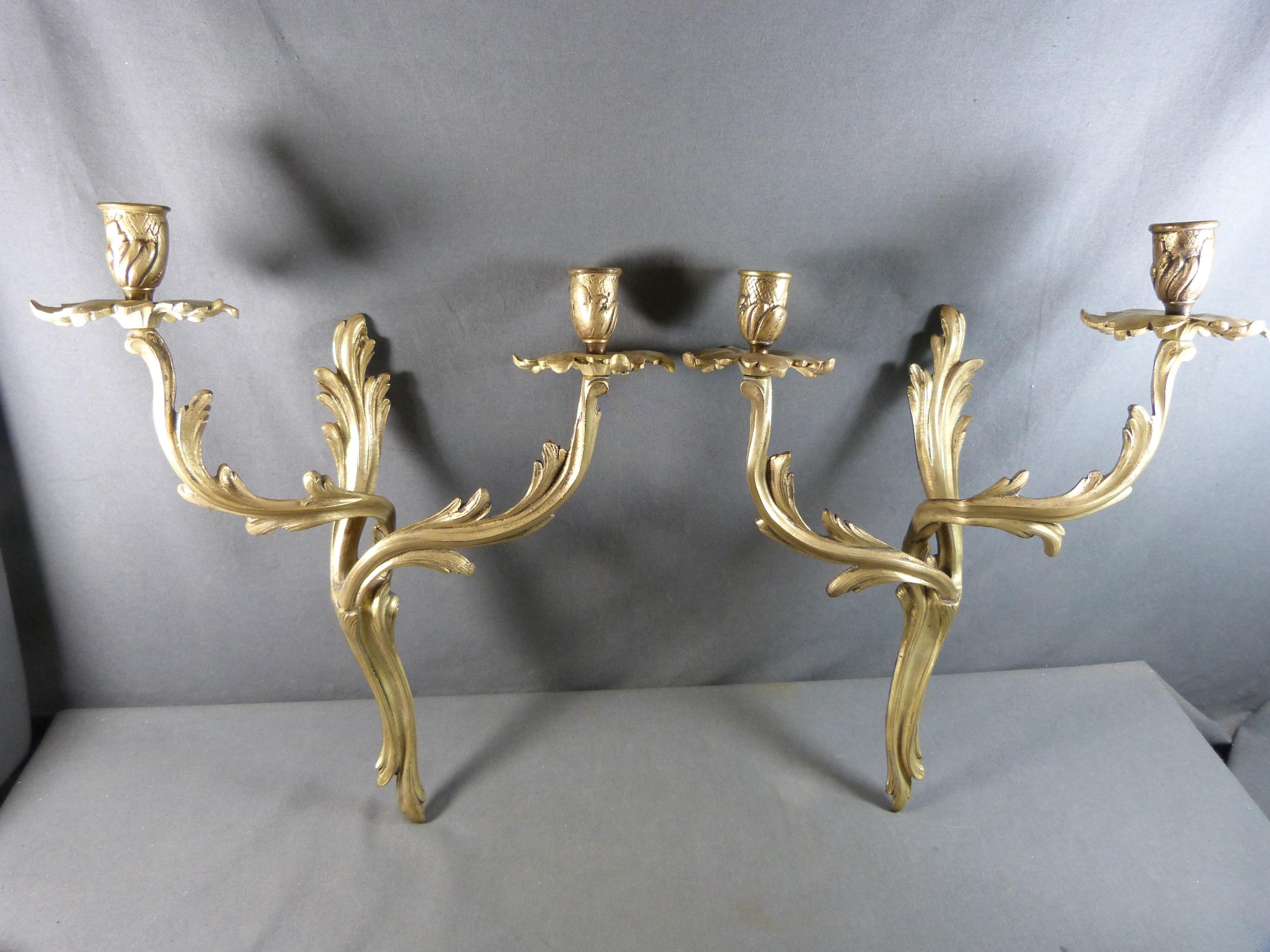 Paire De Chandeliers En Bronze Doré - Décor Volutes Et Arabesques - Occasion