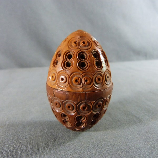 Scatola per rosario a forma di uovo in avorio vegetale Corozo, XIX Secolo