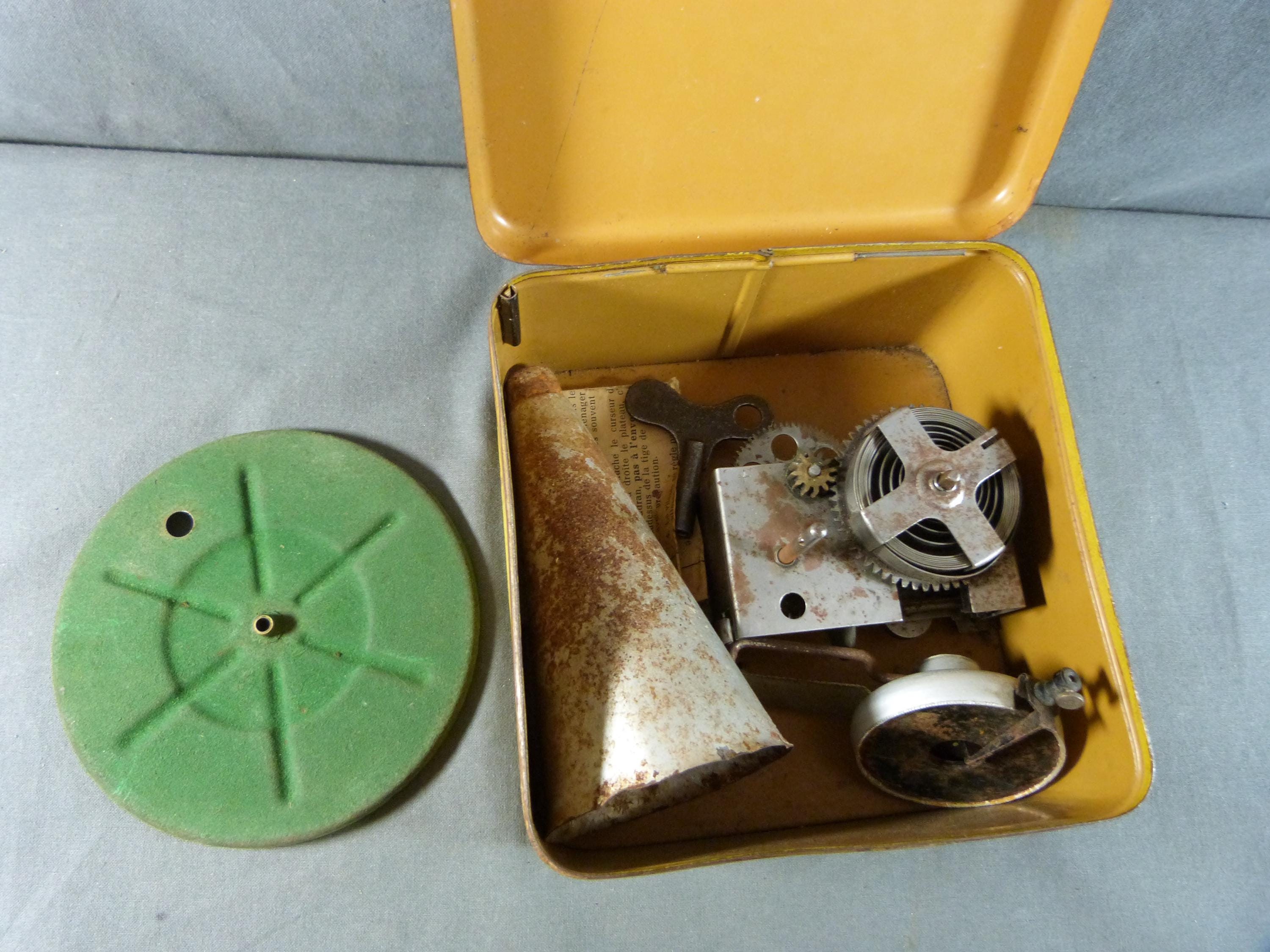 Ancienne Boîte Miniature Tôle - Enfant, Cerceau, Lévrier - 1920 - Occasion