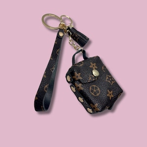 LOUIS VUITTON GI0448 Monogram cat motif Etui-Earphone AirPods Case