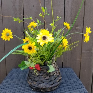 Sunflower and Berry Table Arrangement, Rustic Farmhouse Centerpiece, Summer Entryway Faux Floral Decor, Country Dining Room Flower Display