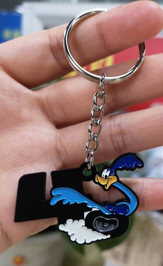 Road shop runner keychain