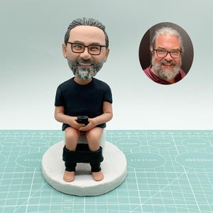 Personalized bobbleheads,custom special image of a friend|action bobbleheads,best birthday gift for friends,anniversary gift,Christmas gift。