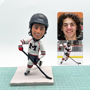 Custom bobblehead, personalized bobblehead hockey, make a bobblehead for hockey player, bobblehead hockey from your photo，hockey bobblehead