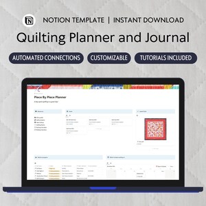 Könnte beinhalten: Ein Laptop-Bildschirm zeigt eine Notion-Vorlage für einen Quilt-Planer und ein Quilt-Tagebuch. Die Vorlage trägt den Titel "Piece By Piece Planner" und enthält Abschnitte für Notizen, Aufgaben und einen Kalender. Die Vorlage ist anpassbar und enthält Tutorials.