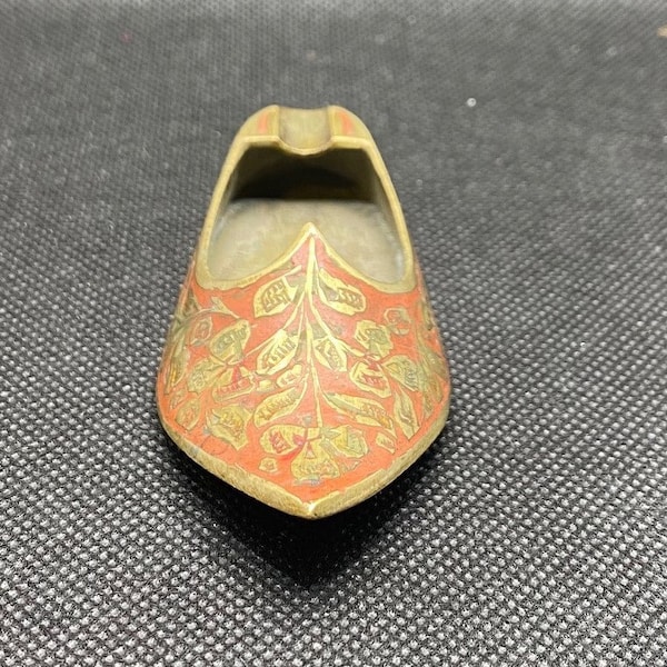 Vintage Brass Mini Shoe Ashtray, Collectible Ashtray, Leaf pattern, Red Enamel , Made in India