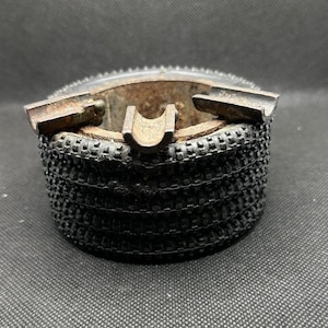 Fabricated Cylinder Metal Ashtray with rubber tires around the outer surface