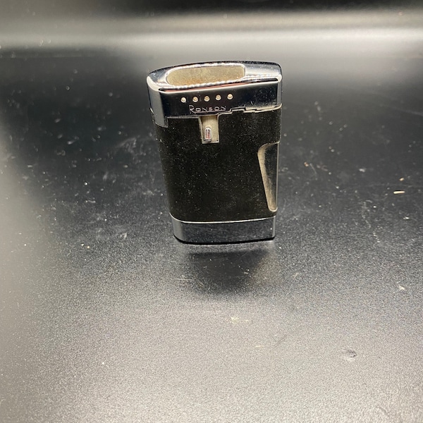 Ronson Varaflame Comet Black and Silver Pocket Lighter