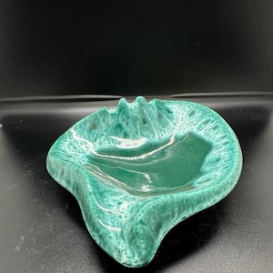 Plymouth Products Co Green & White ceramic glazed Mid Century Modern Ashtray