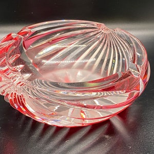 Vintage Red Cut to Clear Regal Vintage Ashtray, Very Hollywood Regency, Heavy Glass, Starburst Pattern, Ashtray Collectible