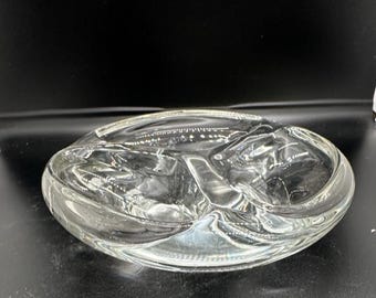 6 1/4" round Murano style thick glass tri spoke divided bowl style resting Ashtray or trinket Dish