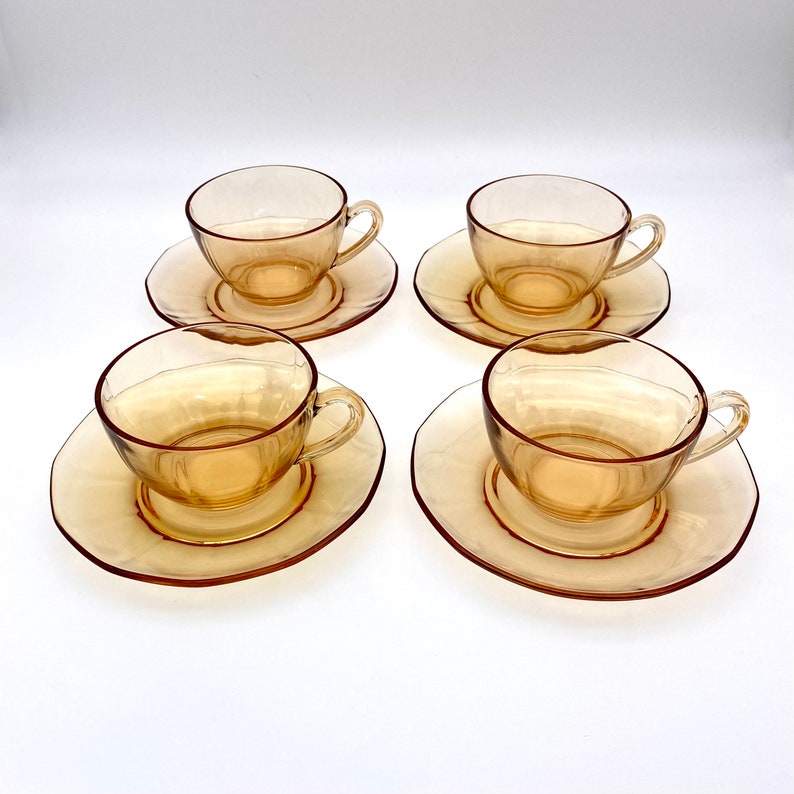 Colección de vajilla Fairfax Fostoria de vidrio ámbar de la década de 1930 4- Teacups & Saucers