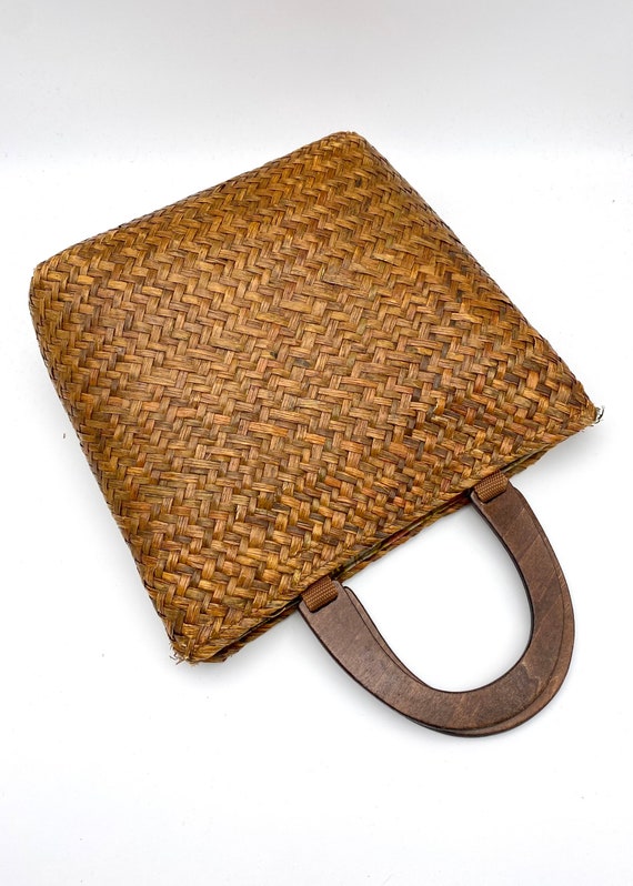 SALE Vintage Raffia Woven Purse with Wooden Handl… - image 4