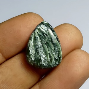 Very Nice! Natural Flashy Seraphinite Gemstone/ High Quality Green Seraphinite 12Ct Cabochon/ Small Pear Shape For Unisex Jewelry/ 21X16X5MM