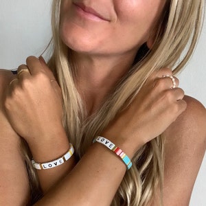 Kärleksarmband • Boho Emaljberlock, Justerbara Vänskapssmycken