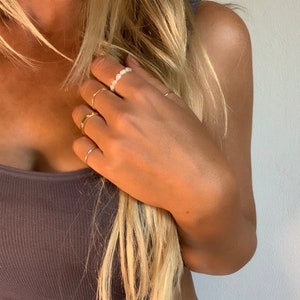 ring - Pearl ring  - personalised gift - modern - minimalist - quality gift - dainty jewellery - present idea - simple - classic - timeless