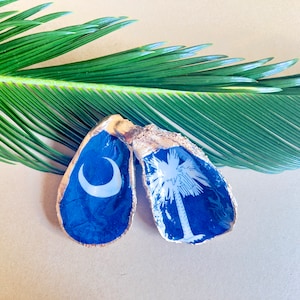 Palmetto and Moon magnets,South Carolina Palmetto Moon magnets ,Oyster shell magnets Palmetto Moon Fridge Magnets