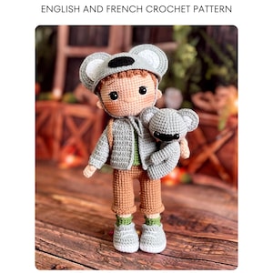 Patrón de crochet amigurumi: Muñeco niño con gorro de koala y koala pequeño / PDF en inglés / PDF en francés