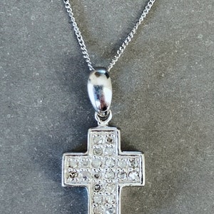 Vintage 9ct White Gold Diamond Cross Pendant Necklace