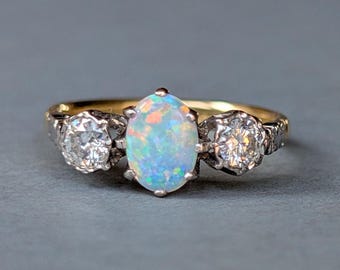 Antique 18ct Gold Opal Diamond Ring