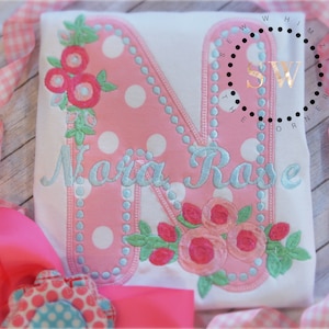 Chemise applique filles- Chemise initiale personnalisée- Chemise fille Monogramme- Chemise brodée Monogramme- Chemise d’anniversaire fille- Chemise Rose Initiale