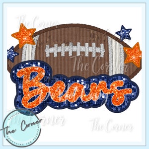 Può includere: Un pallone da football marrone e bianco con la parola "Bears" in glitter blu e arancio sotto. Ci sono tre stelle di glitter arancio e blu intorno al pallone da football.