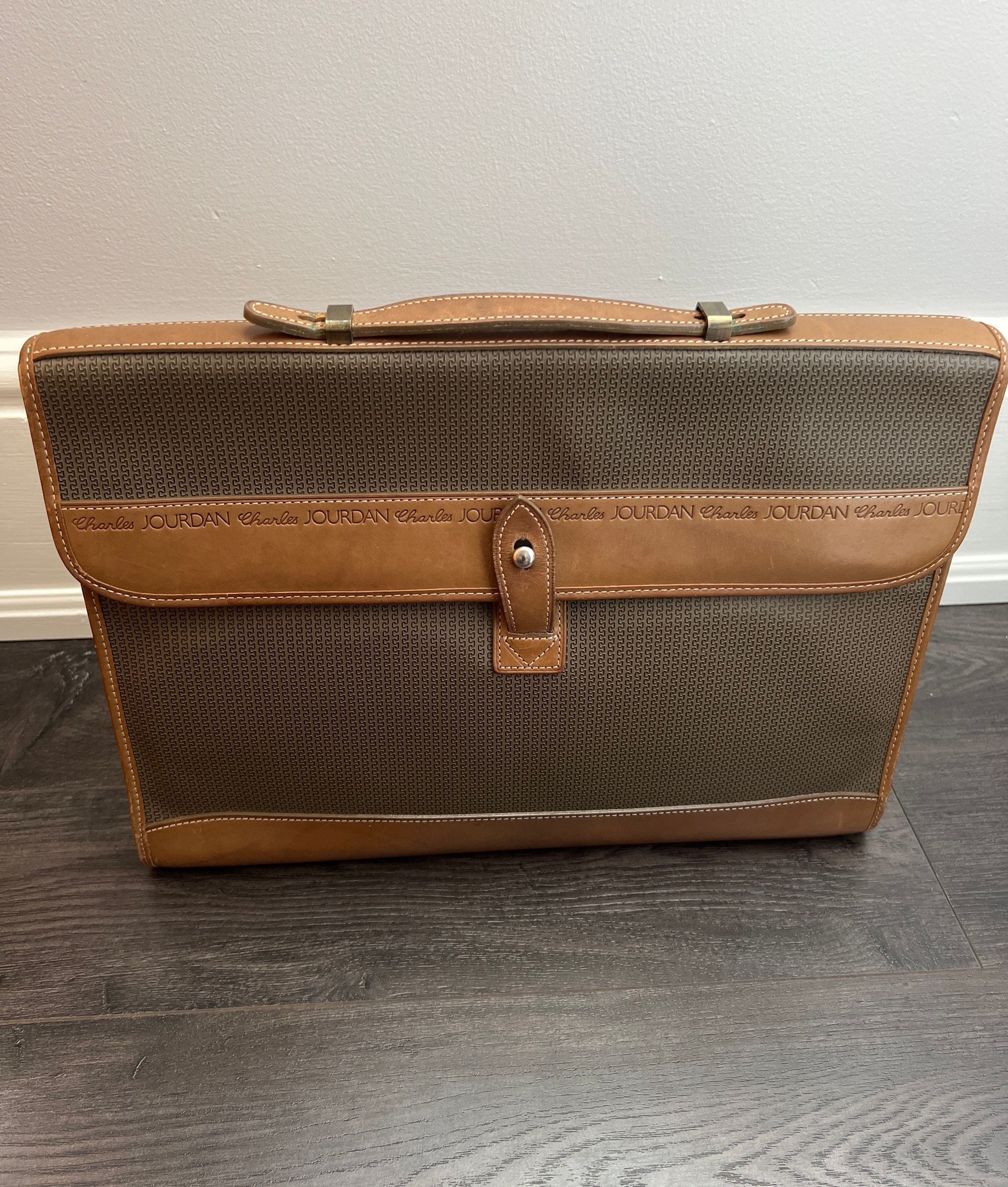 Gucci laptop bag case, Luxury, Bags & Wallets on Carousell