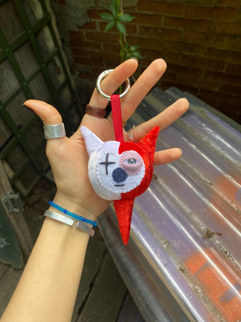 Keychain Cute but Punk Spiky sad Clown – Handmade from upcycled materials – Maximalist harajuku clowncore bag charm Todoroki clown