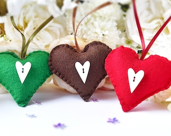Adorno de corazón de fieltro con corazón de madera: Decoración para San Valentín