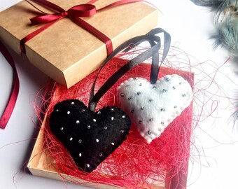Adorno de corazón de fieltro en caja de regalo: decoración gótica para San Valentín