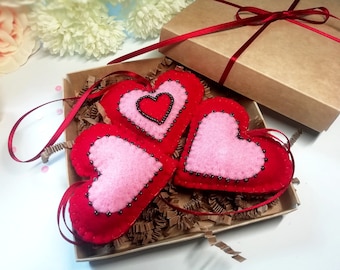 Adorno de corazón de fieltro en caja de regalo: Decoración para San Valentín