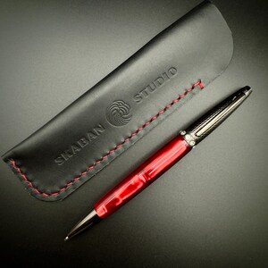 Bolígrafo Swarovski, bolígrafo personalizado con purpurina roja, bolígrafo lujoso hecho a mano con forma de cruz, estuche de cuero genuino hecho a mano