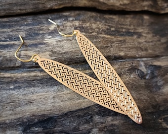 Unique New Zealand Inspired Harakeke Earrings in Gold