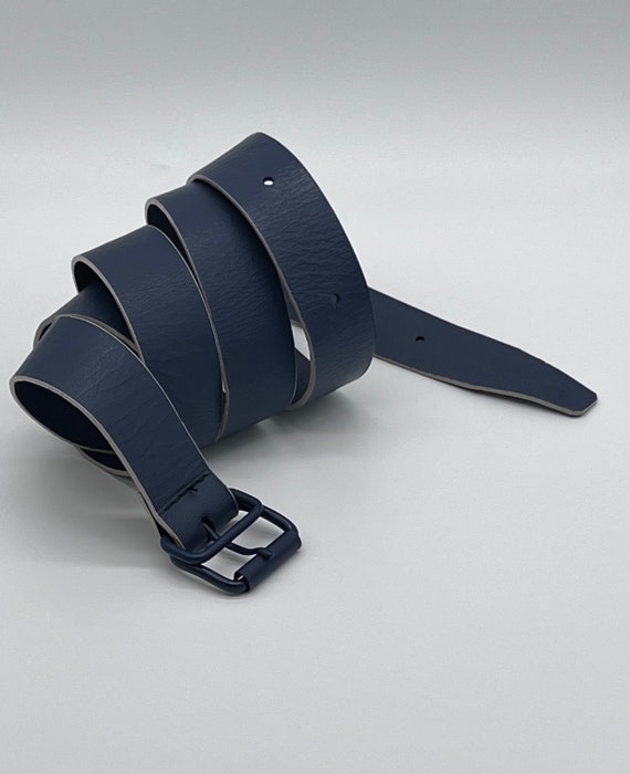 Cacharel 80s Skinny Belt/ Vintage Navy Leather Be… - image 1