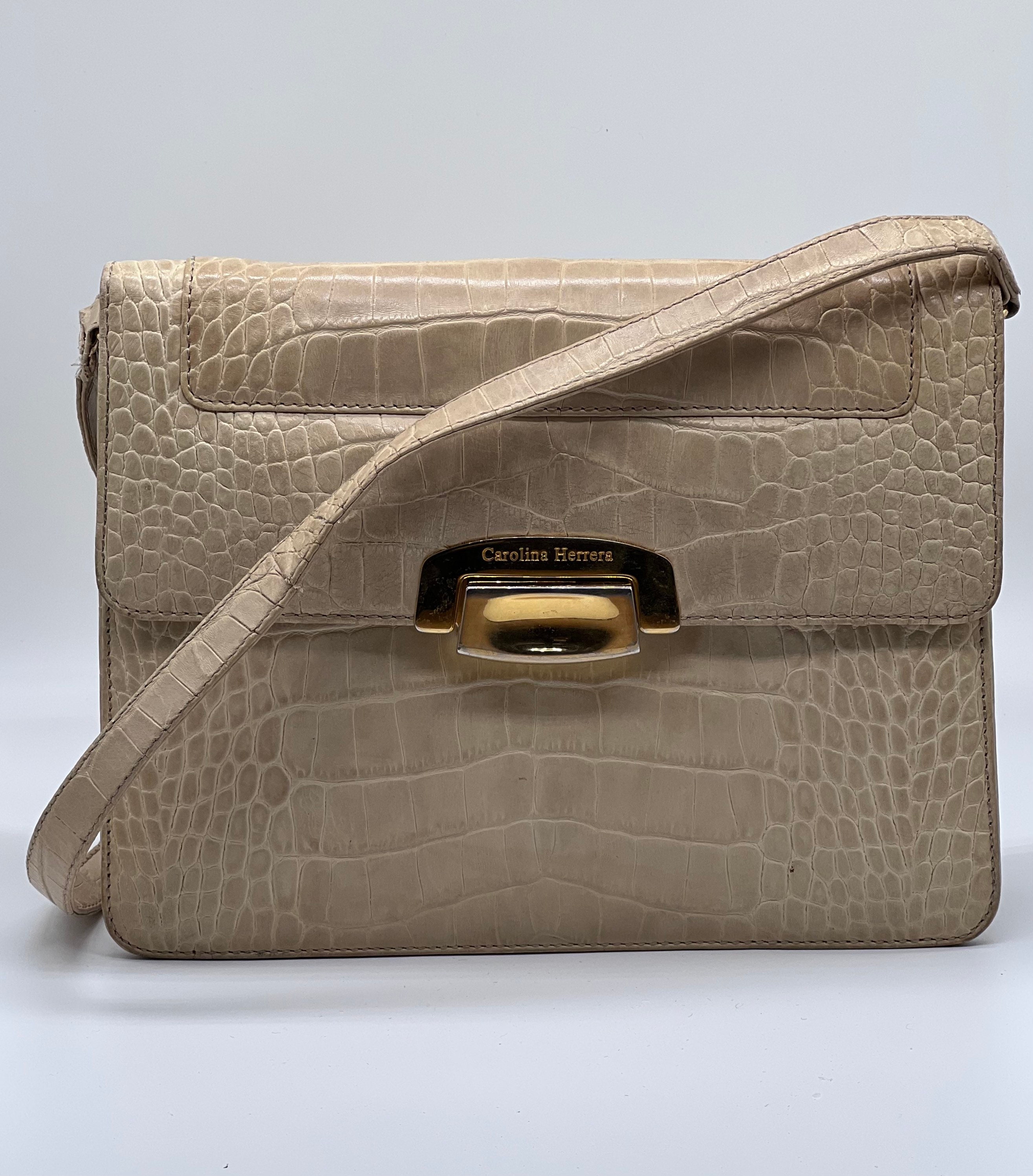 Carolina Herrera Used leather baguette bag | auctionlab