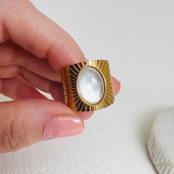 Mother of pearl ring, Tarnish free ring, 18K gold filled ring, Waterproof ring, open chunky gold ring.