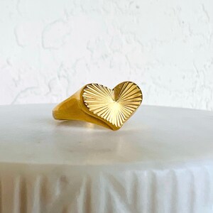 Sunburst ring in heart shape, 18K PVD Gold signet ring, non tarnish ring, Sunrise Ring, Sunshine ring, Waterproof ring, sun ring for her him