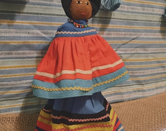 VINTAGE Traditional Seminole Woman Palmetto Fiber Husk Doll