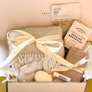 Senden Sie eine Umarmung Hygge Geschenkbox Gemütliches Pflegepaket für Sie Geburtstag Denken an Sie Geschenk Gemütliches Geschenkset Selbstpflege Komfortgeschenk für Sie Gute Besserung