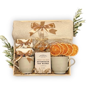Luxus-Geschenkboxen für Hauseinweihung, Wertschätzungsgeschenk, Geburtstag mit Decken, Tee, Tassen, Socken und mehr