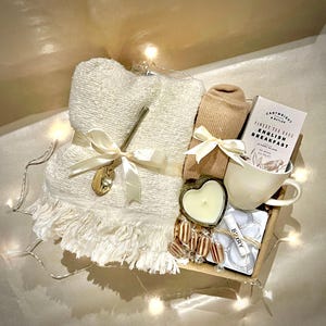 Hygge Box mit Tasse Gemütliches Geschenk, um eine Umarmung zu Weihnachten und zum Geburtstag für Sie zu senden, Geschenk für Mutter, Gute Besserung Geschenk für Freunde und Kollegen