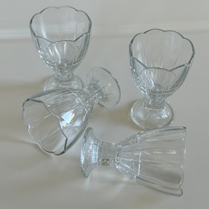 scalloped vintage drinking glassware | set of 4 glasses | Sherbert, ice cream, dessert glassware | Bormioli Rocco